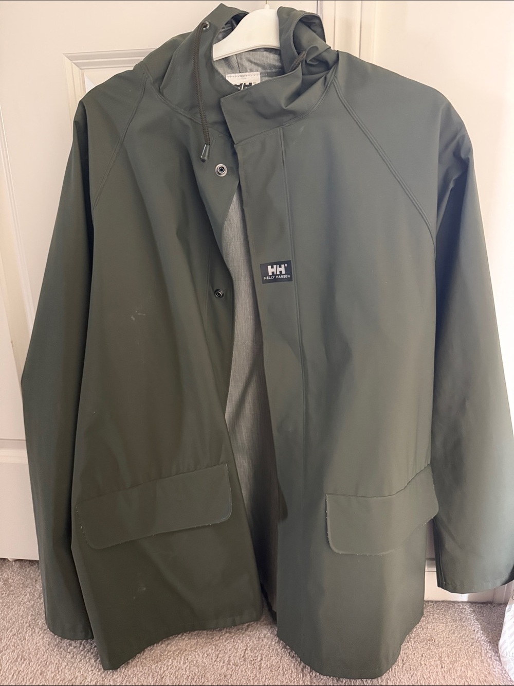 Helly Hansen Men’s Olive Green Raincoat with Hood